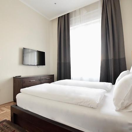 Luxury Apartment By Hi5 - Kiraly Street Suite Budapest Exterior photo