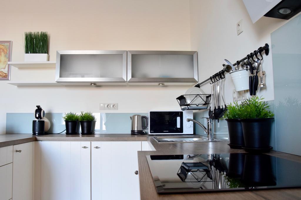 Luxury Apartment By Hi5 - Kiraly Street Suite Budapest Exterior photo