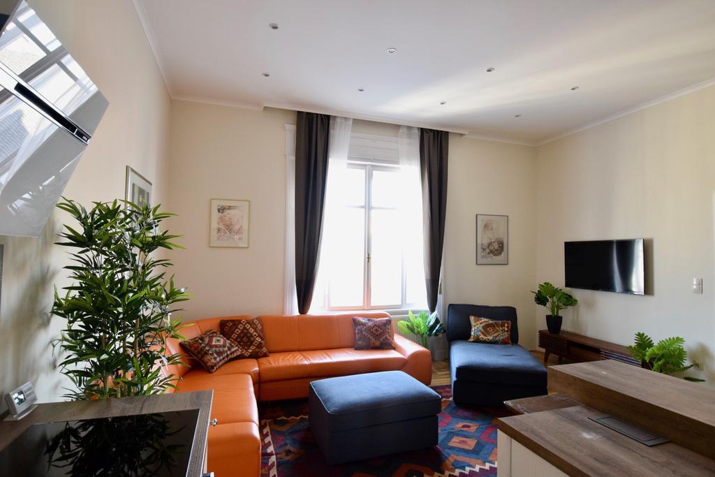 Luxury Apartment By Hi5 - Kiraly Street Suite Budapest Exterior photo