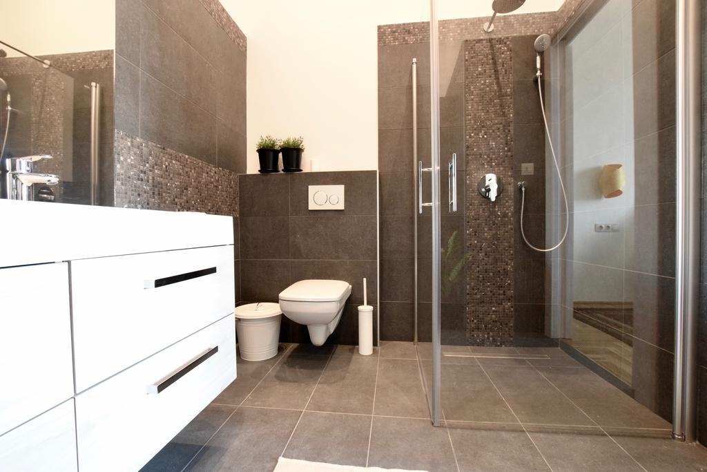 Luxury Apartment By Hi5 - Kiraly Street Suite Budapest Exterior photo